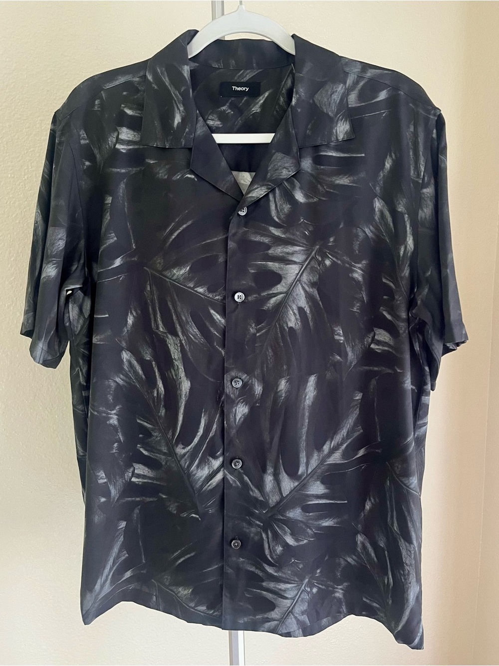 Theory Noll Lyocell Leaf Print Camp Collar Button Shirt Short Sleeve Size M